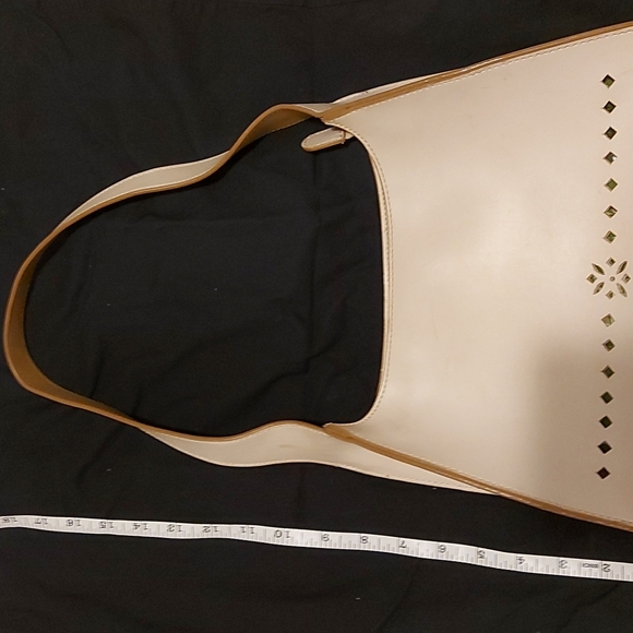 Cream leather shoulder bag - Picture 2 of 3